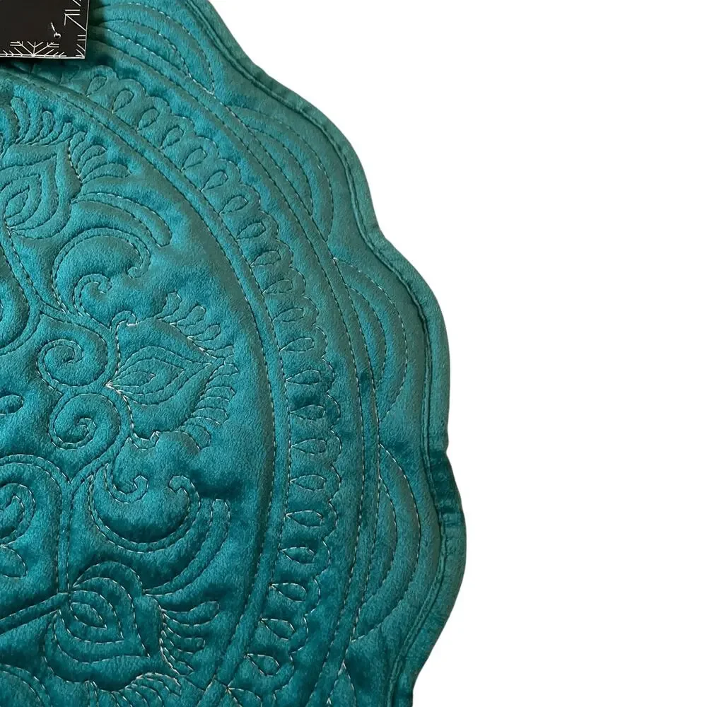 Tahari Medallion Christmas Green Velvet Velour Placemat Set Round 16